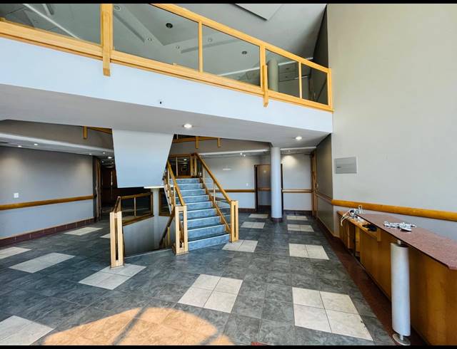 1,300M² OFFICE TO LET IN RANDJESPARK